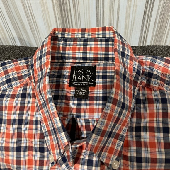 NWOT Jos A. Bank Traveler’s Collection Buttondown - Picture 2 of 2